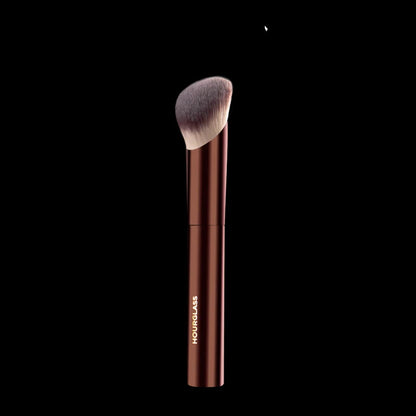 Brocha de Maquillaje Profesional para Base - Estilo Ambient Soft Glow (Pelo Sintético Suave y Mango Metálico)