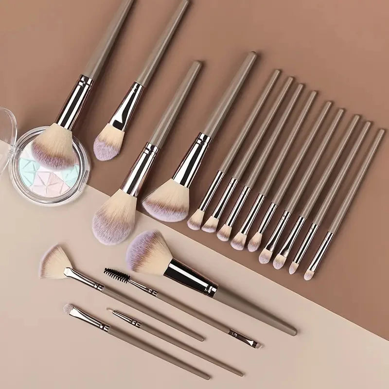 Professionelles Make-up Pinselset, weiche Pinsel für Puder, Lidschatten und Concealer (10-20 Stück)