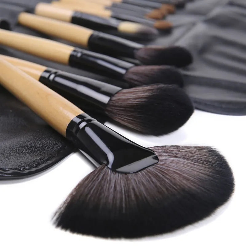 Set de 24 brochas de maquillaje con bolsa