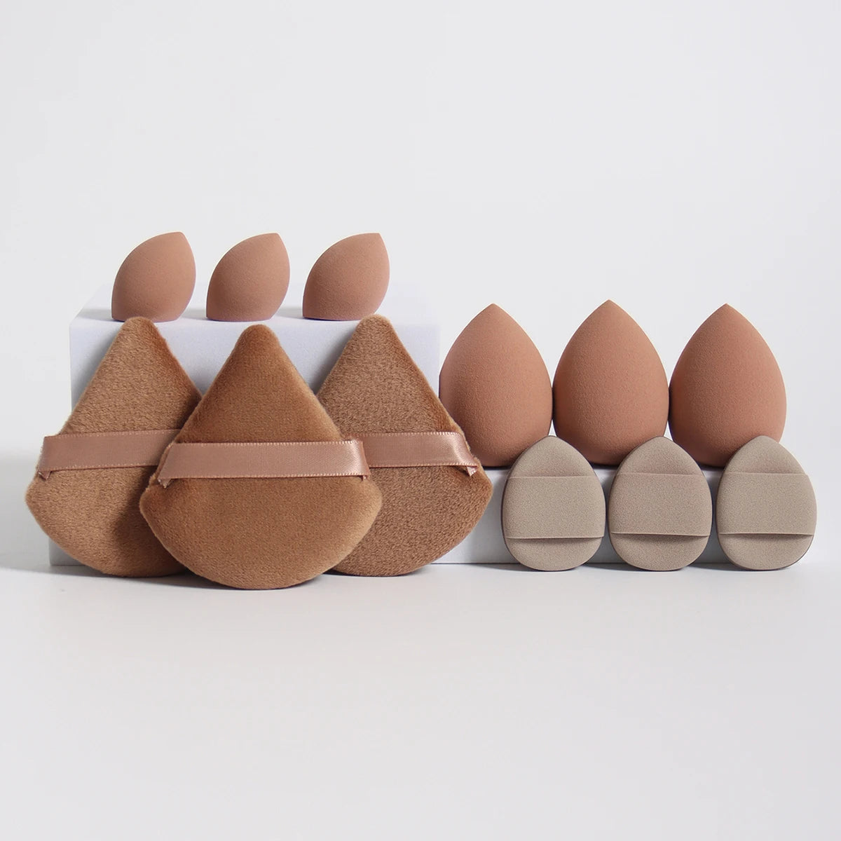 Set de 12 Esponjas de Maquillaje Multiusos (Incluye Borlas para Polvo y Miniesponjas de Precisión)